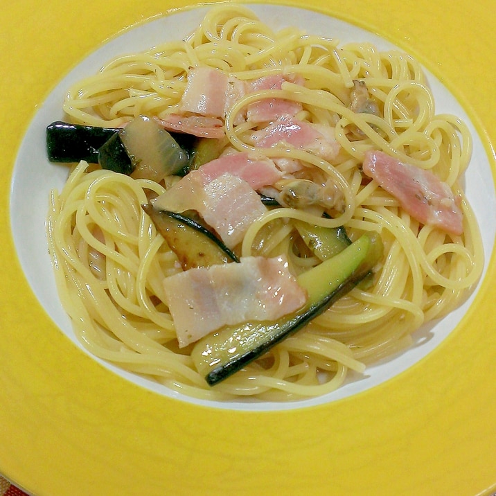 茄子とベーコンとむきあさりのパスタ♪